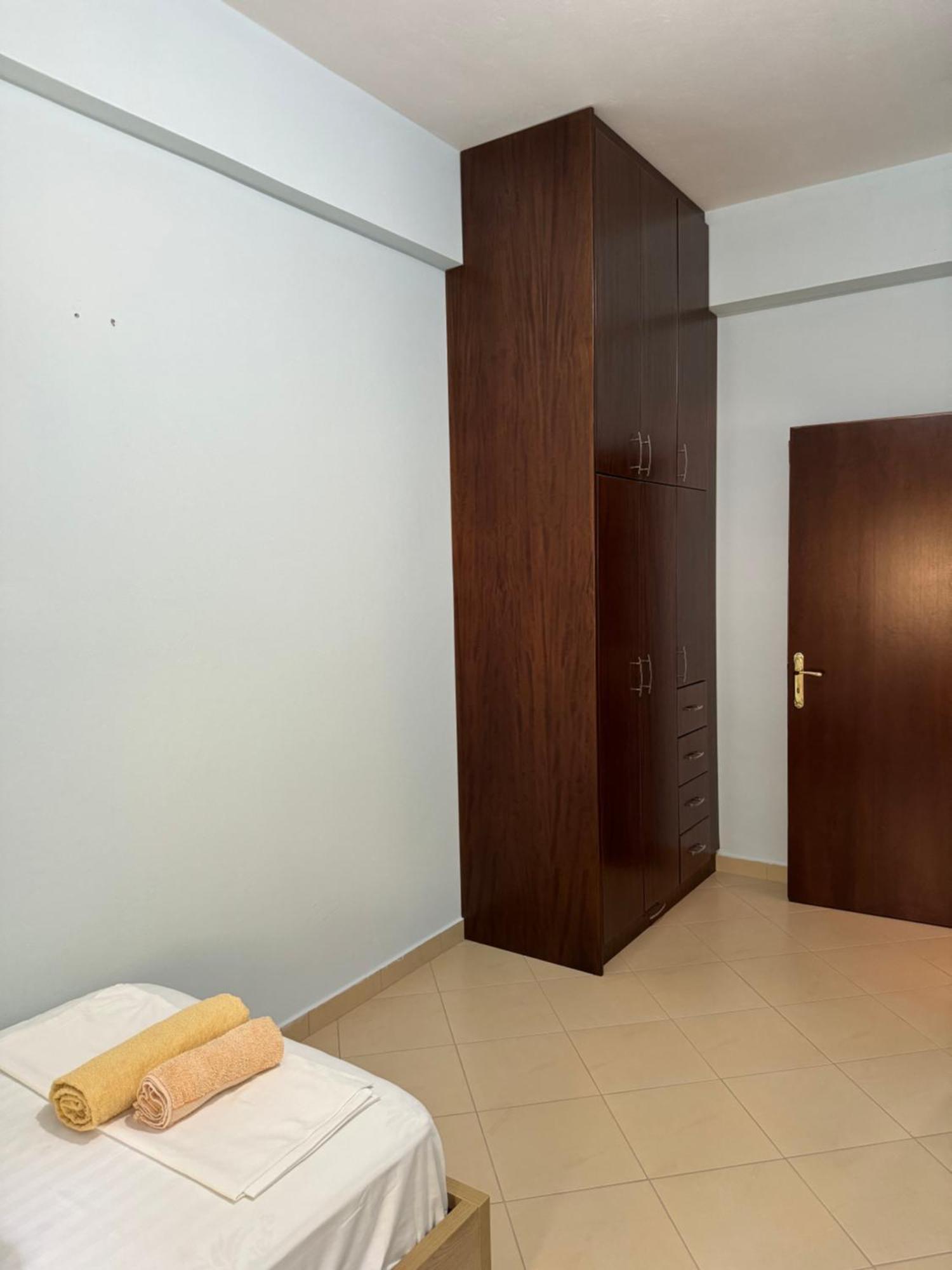 ساراندا L.T. Apartment 5Th Street المظهر الخارجي الصورة