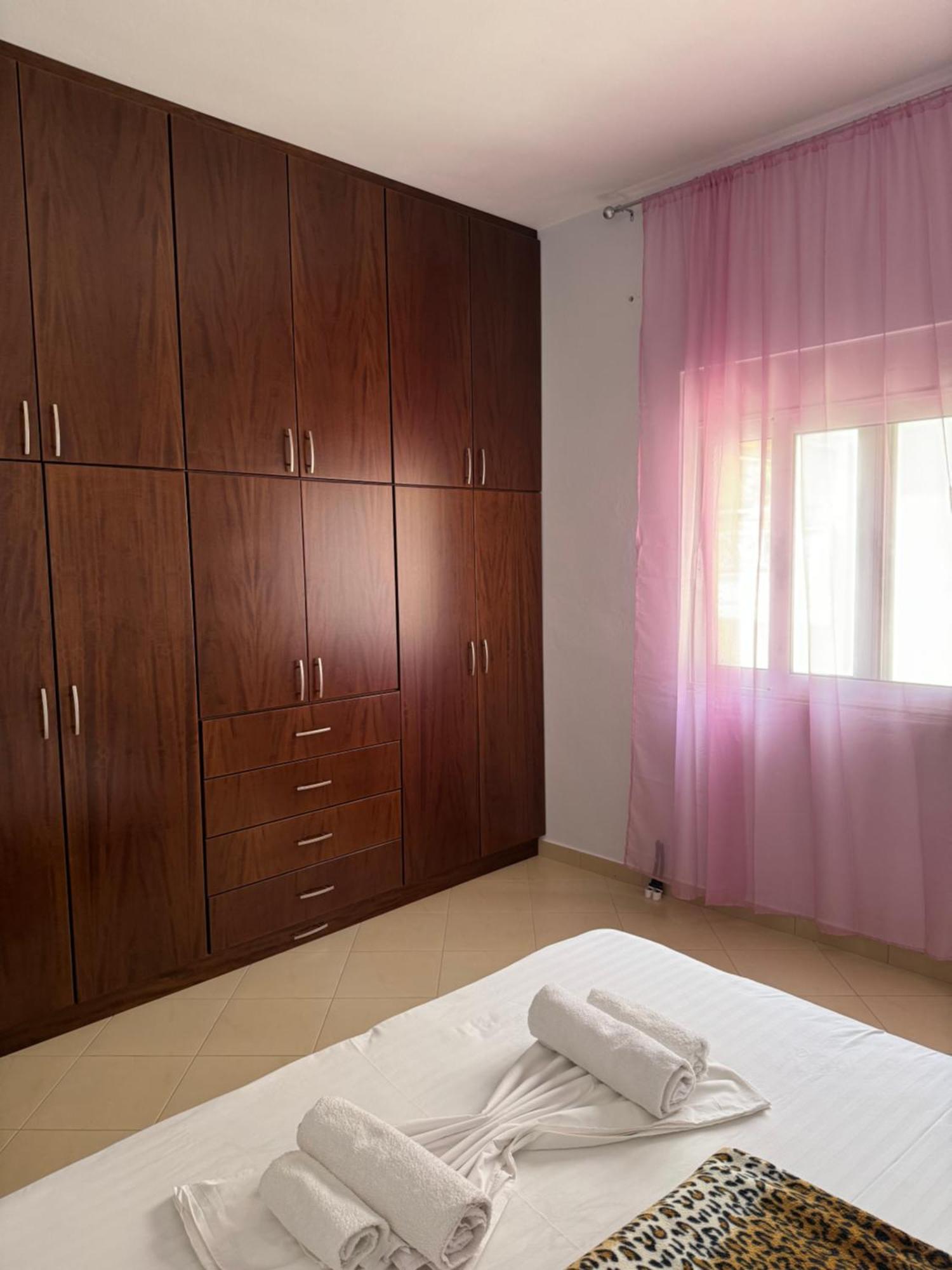 ساراندا L.T. Apartment 5Th Street المظهر الخارجي الصورة